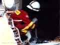 Bild 11 - Erdbebeneinsatz in der Türkei im August 1999. Die Suche beginnt voller Hoffnungen.